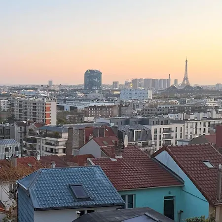 Apartment Eiffel Tower View Cozy, Quiet & Easy Access To Paris Issy-les-Moulineaux