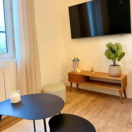 Eiffel Tower View Cozy, Quiet & Easy Access To Paris *